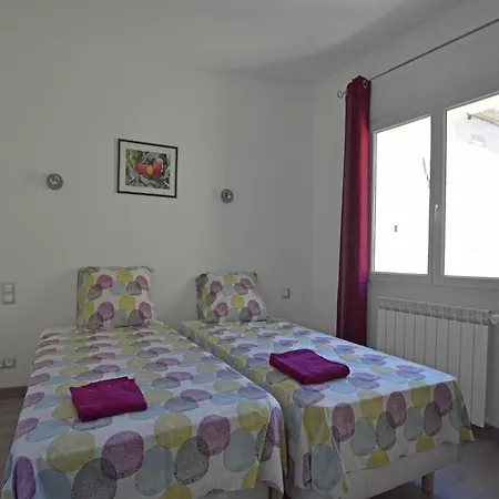 Villa Peaceful Poolside Escape