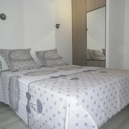 Peaceful Poolside Escape Villa Montouliers